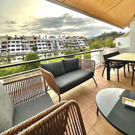 Modern In A Magnificent Mountain Apartment *